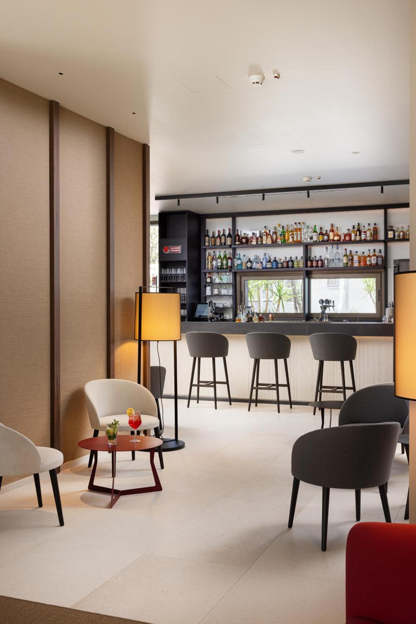 B21 Lifestyle Hotel Бари Екстериор снимка