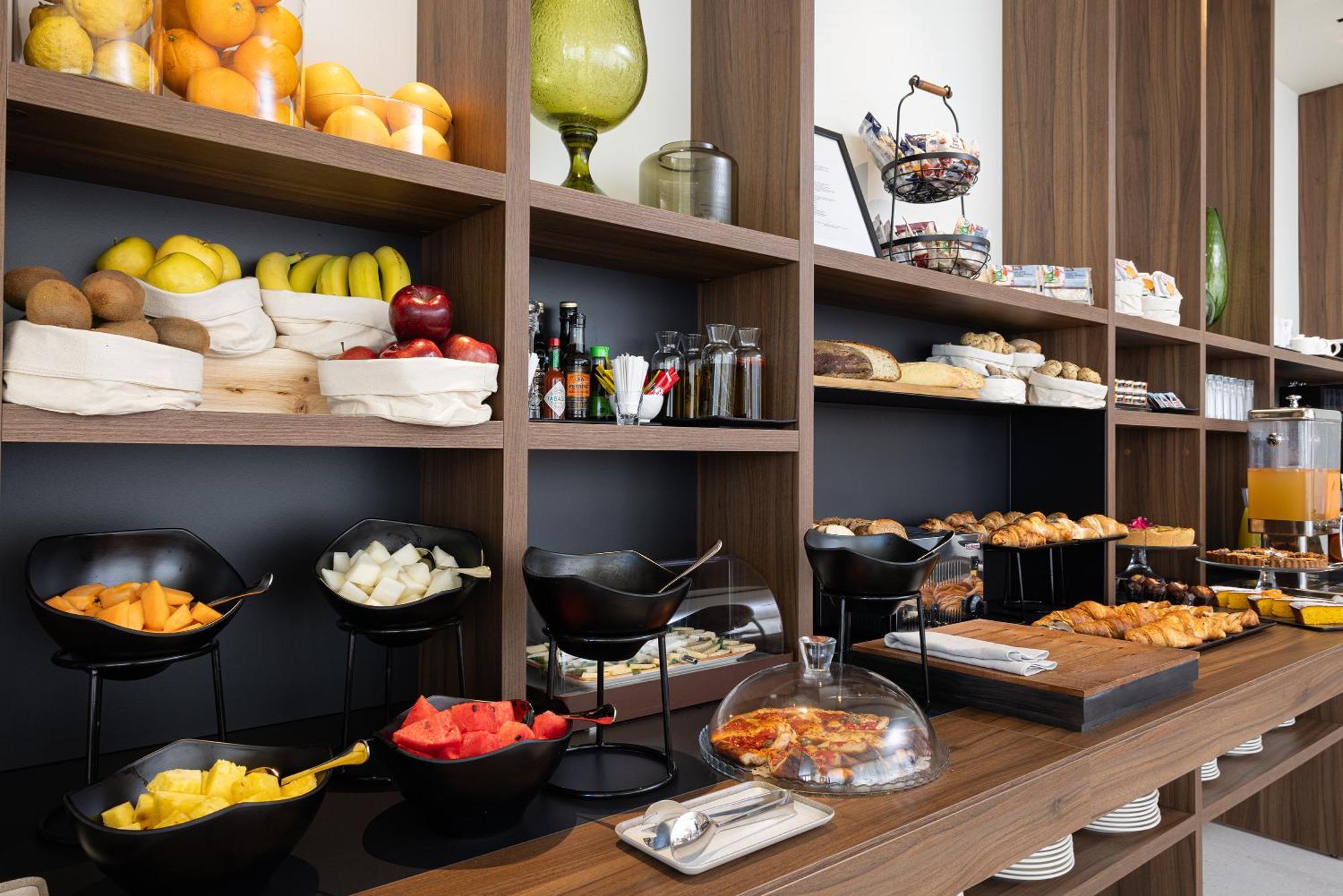 B21 Lifestyle Hotel Бари Екстериор снимка
