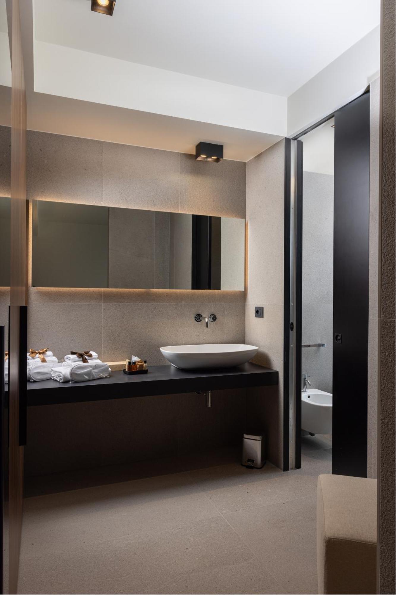 B21 Lifestyle Hotel Бари Екстериор снимка