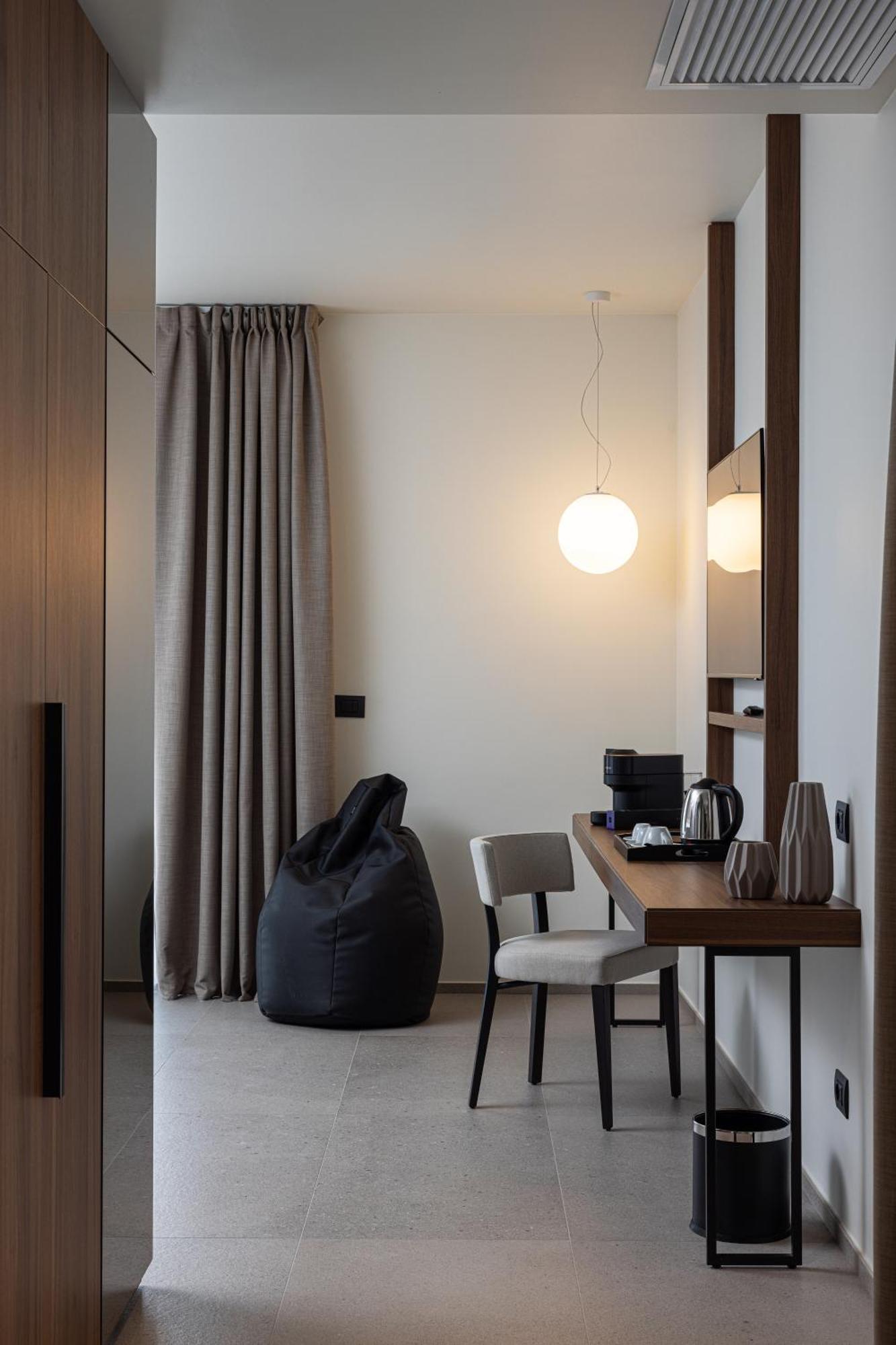 B21 Lifestyle Hotel Бари Екстериор снимка