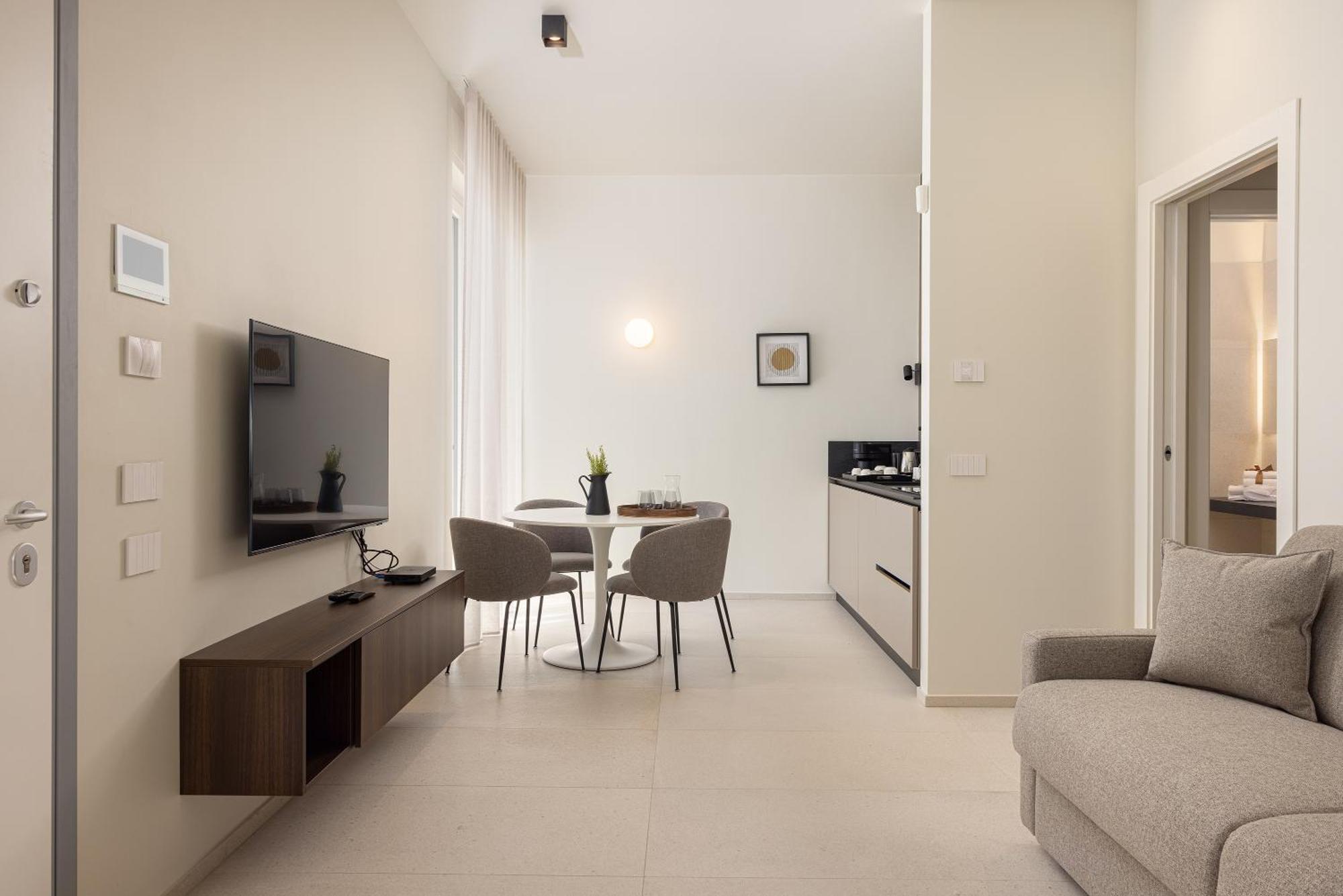 B21 Lifestyle Hotel Бари Екстериор снимка