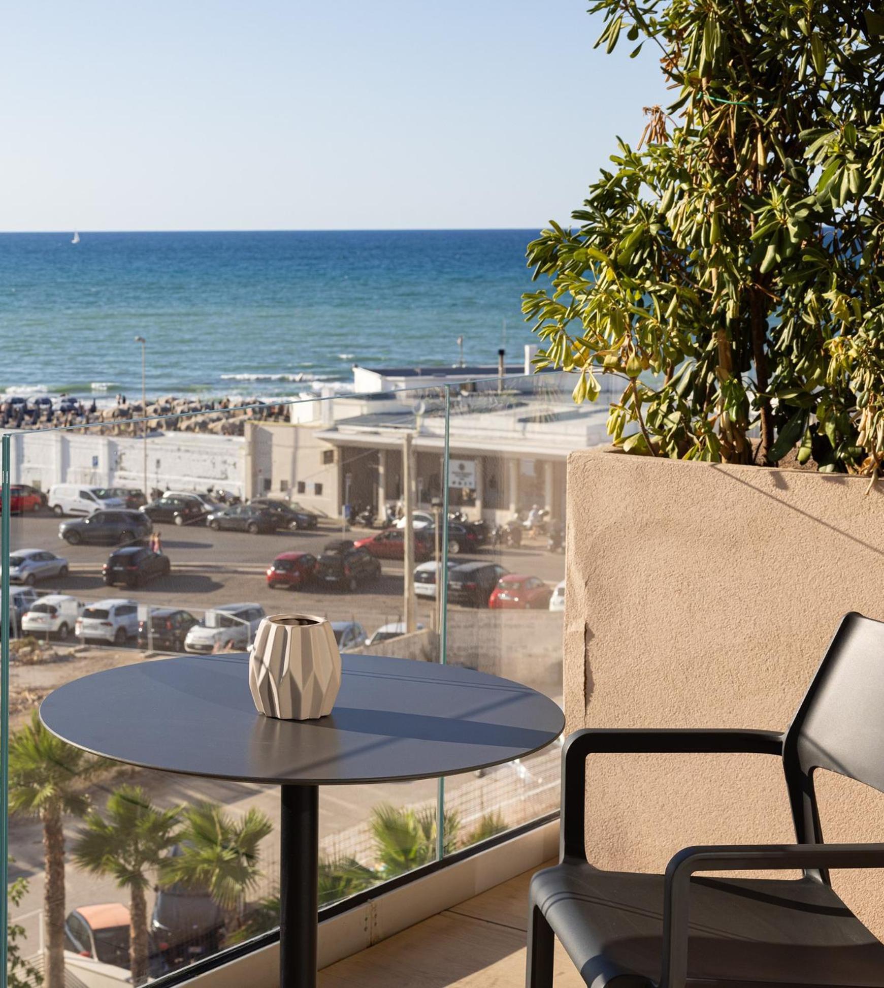 B21 Lifestyle Hotel Бари Екстериор снимка